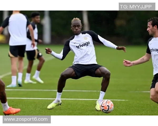 米兰今日训练动态恩昆库与奇克进行单独训练埃斯图皮尼安正在接受治疗