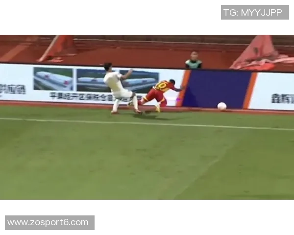 广西外援阿萨莫阿遭遇颈椎骨折意外撞坏场边LED广告牌引发关注